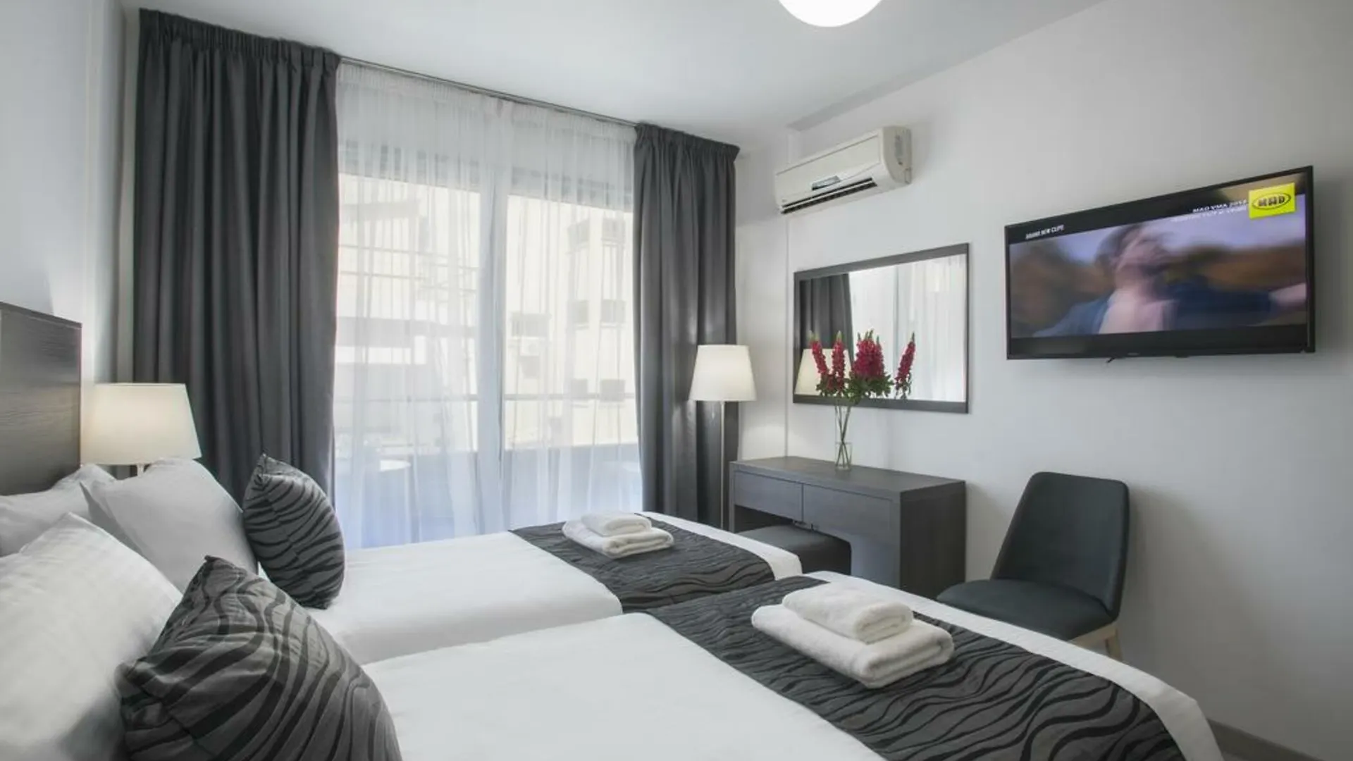 Blazer Residence Larnaca Aparthotel