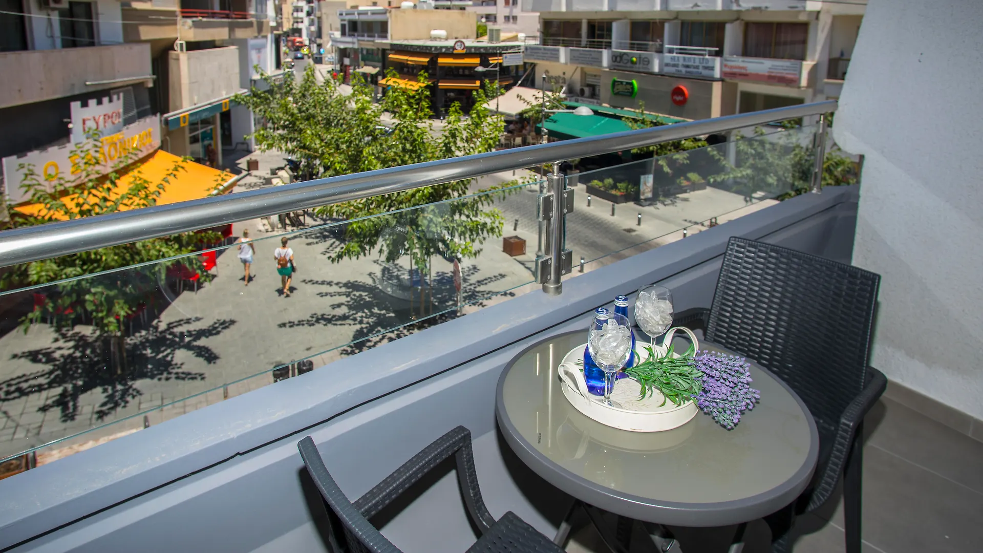 Aparthotel Blazer Residence Larnaca