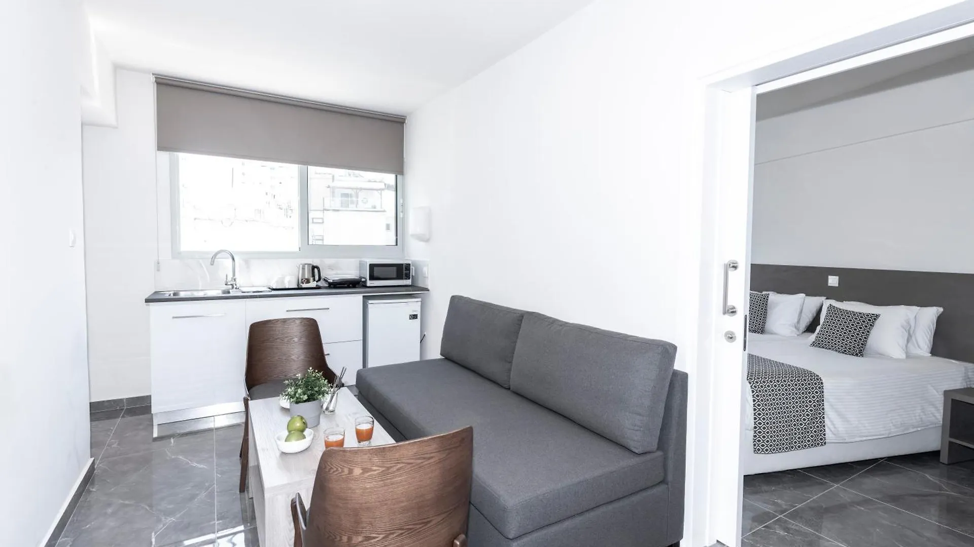 Blazer Residence Larnaca 2*,
