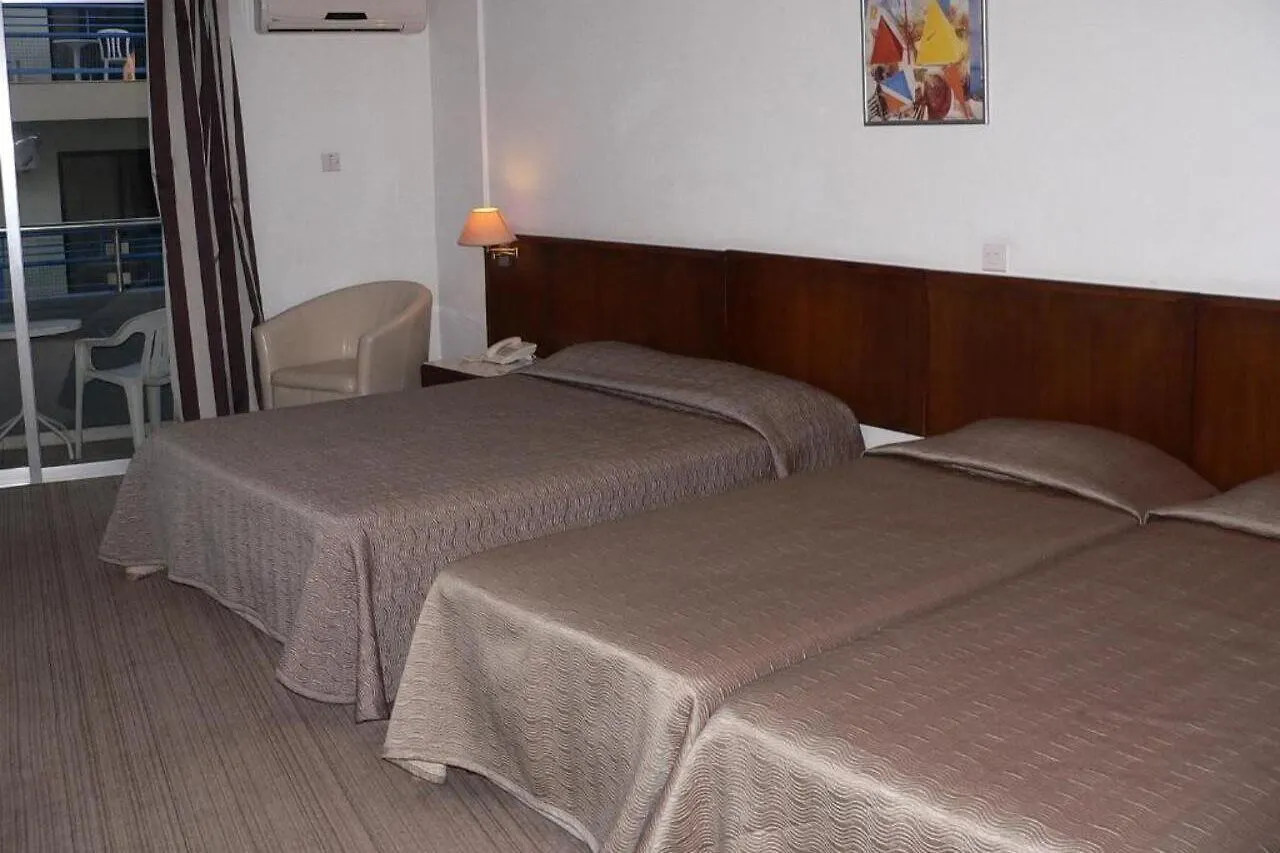 Aparthotel Blazer Residence Larnaca